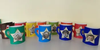 Ребята группы "Дружные ребята" поздравляют пап с праздником!